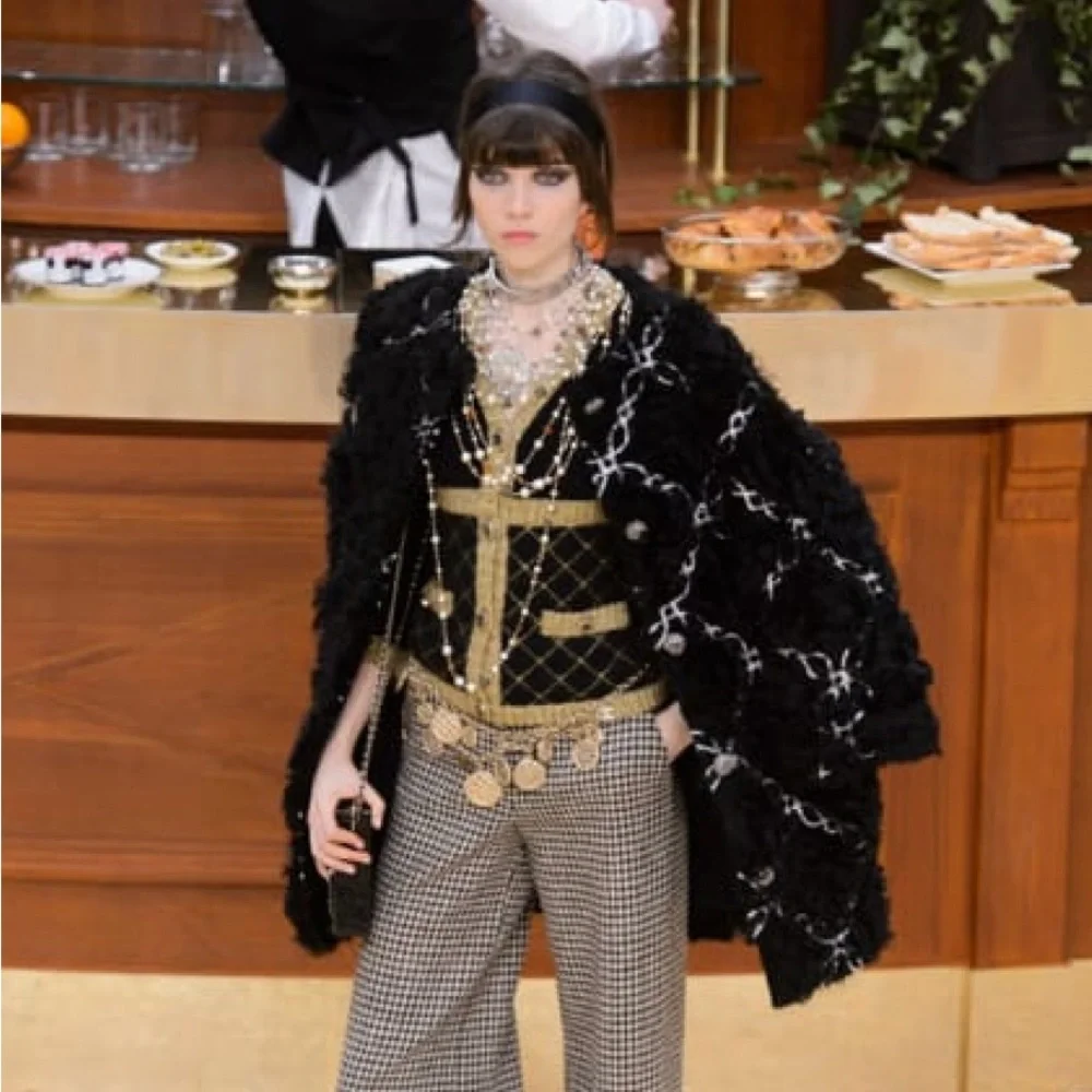 Chanel F/W 2015 Brasserie Black Gold Quilted Camellia Cashmere 15K Cardigan - Picture 2 of 14